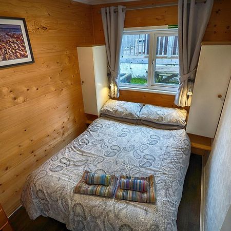 סוואנסי Caswell Beach Chalet 70 Located In Gower Peninsula מראה חיצוני תמונה